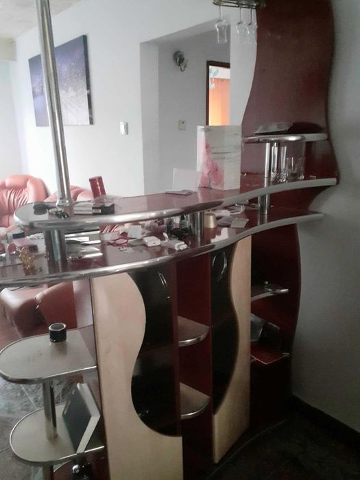 Vand bar modern din lemn
