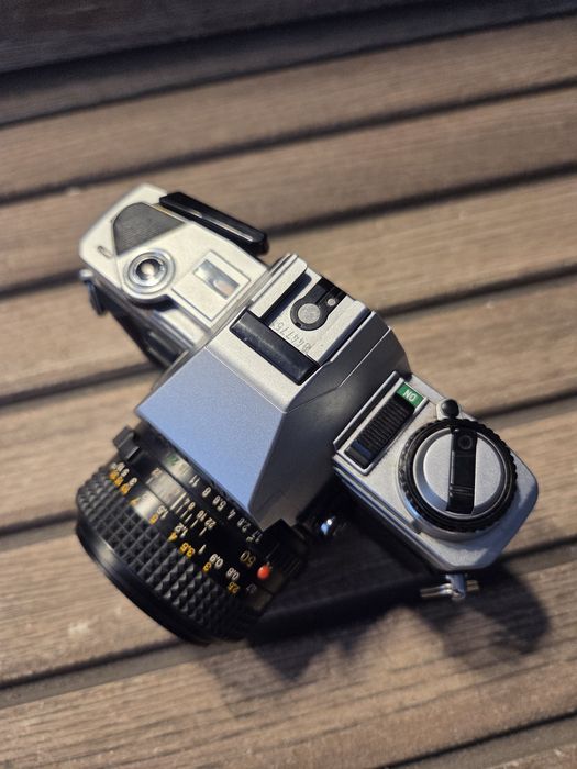 Minolta X-300 + obiectiv Minolta MD 50mm F/1.7 – aparat foto pe film de colecție începutul/mijlocul anilor '80