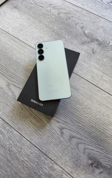Samsung Galaxy S25 256gb Mint гаранция до 4.2027