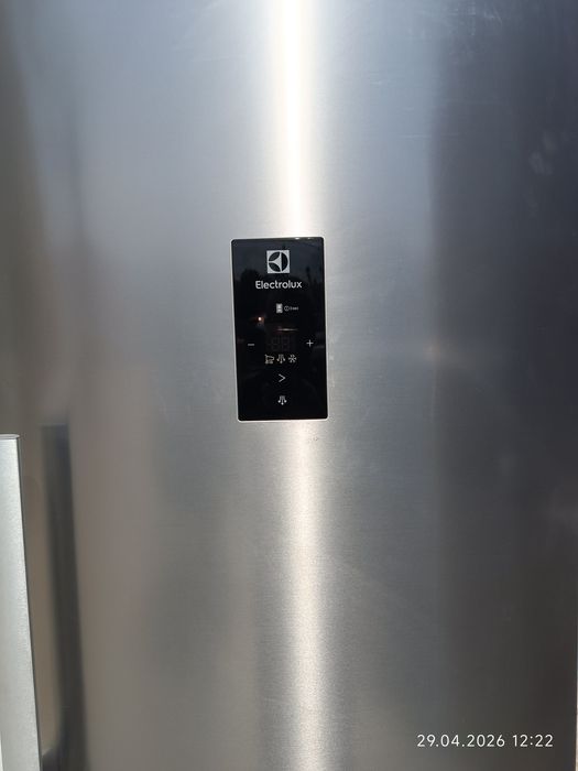 Иноксов хладилник electrolux 2 м