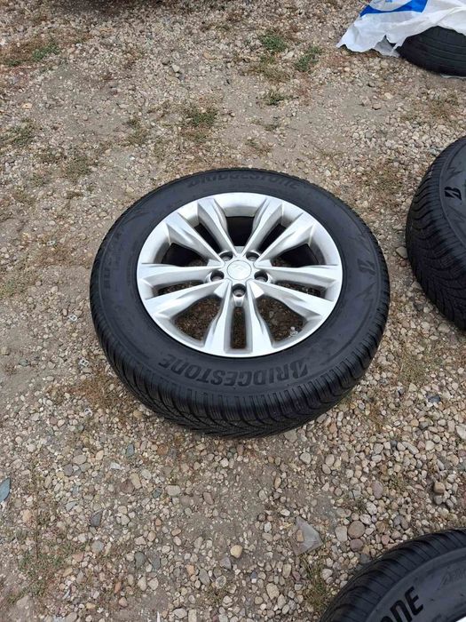 18″ джанти със зимни гуми за Hyundai Santa Fe / Kia Sorento

Продавам комплект