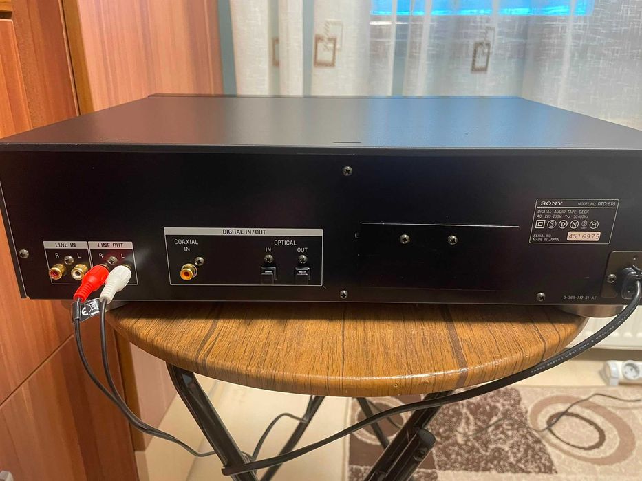 Sony DTC-670 Digital Audio Tape Deck