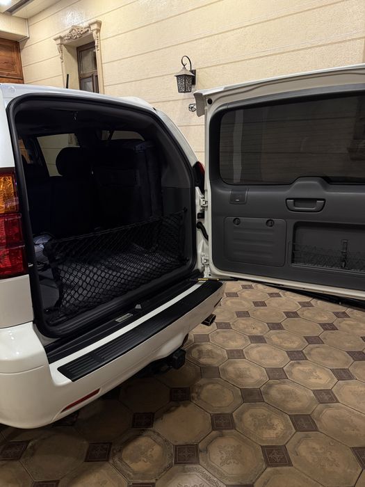 Lexus - GX 470.  V8