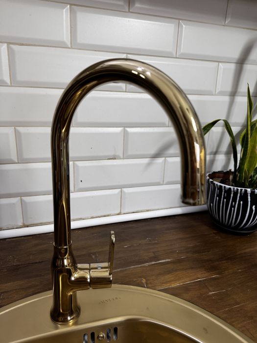 Мивка за кухня и смесител