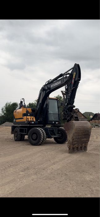 Услуга экскаватора погрузчика 3в1, хово 25 тонн.траншея, котлован,