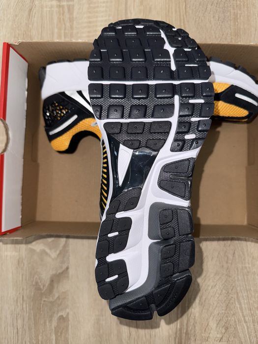 Обувки Nike Air Zoom Vomero 5 ”Sundial” - размер 42.5, 44.5, 45.5