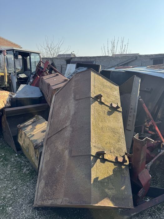 Incatoare frontale UTB tractor 445 550 640 650