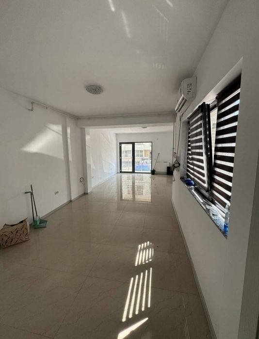 Spatiu comercial Str.D30 Mamaia Nord 50m de plaja..