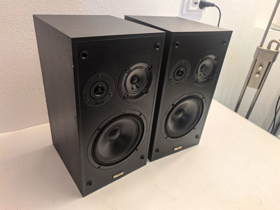 Boxe Magnat 3 cai 4-8 ohmi 2x120W