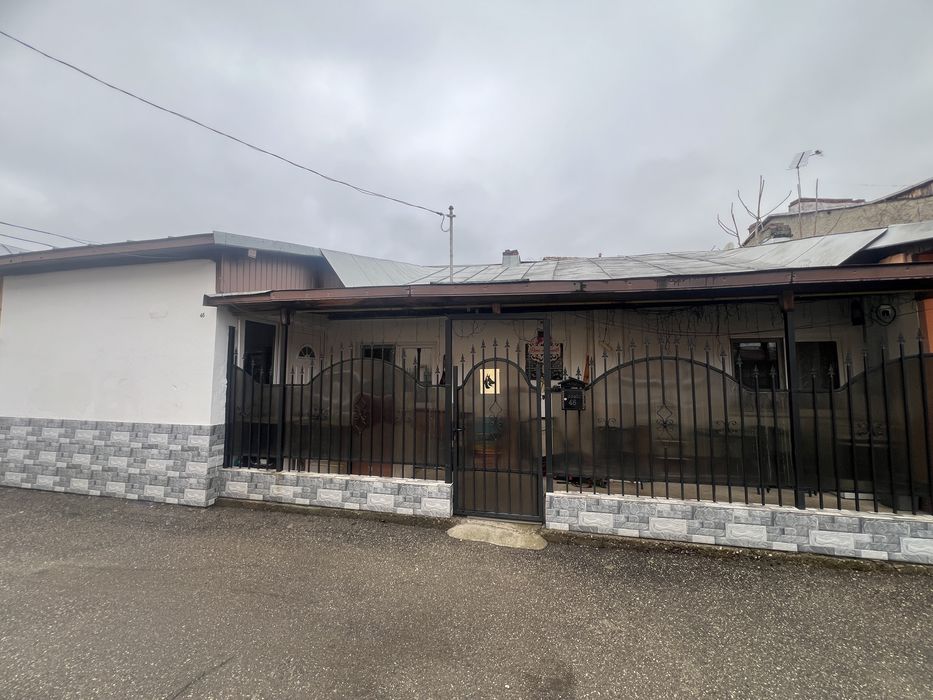 Închiriez unitate locativă la casă