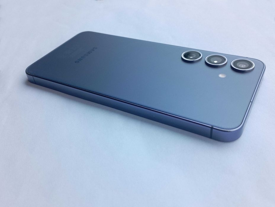 Samsung Galaxy S24 (SM-S921B/DS) - 128GB / 8GB RAM - Cobalt Violet