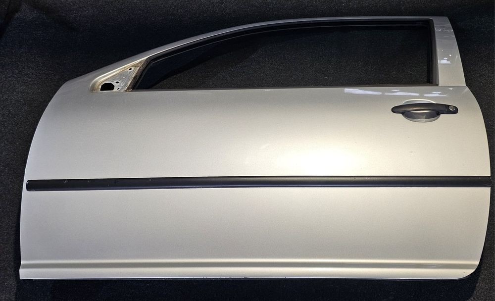 Usa stanga fata Volkswagen Golf 4 (2usi)