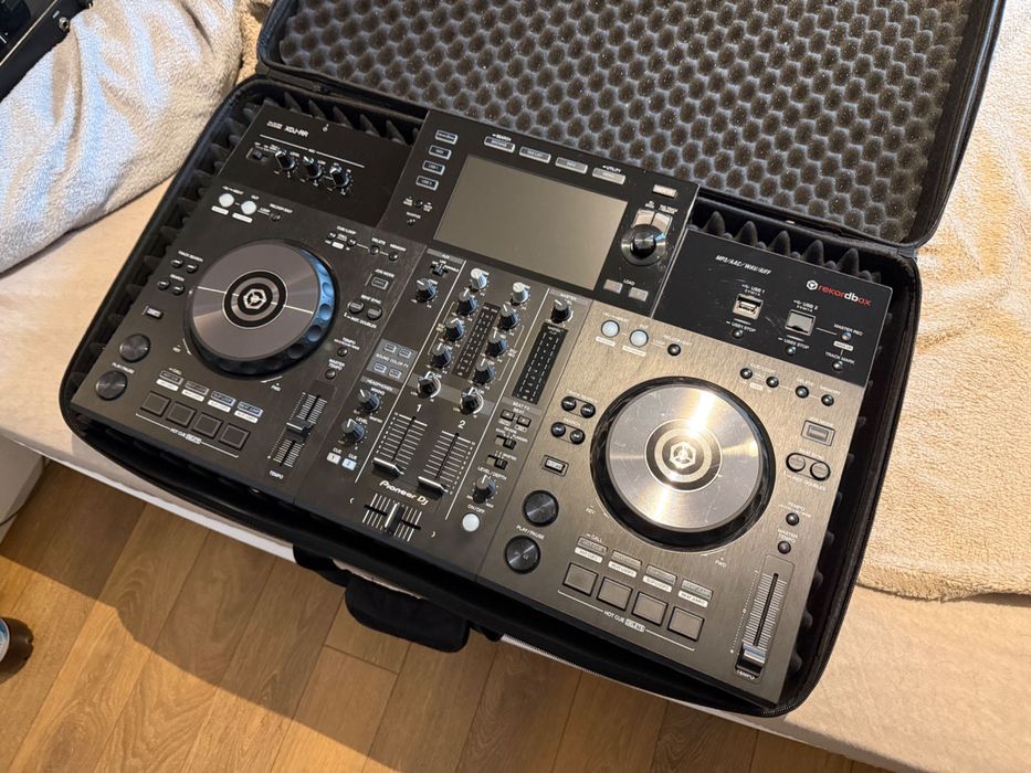 Pioneer DJ XDJ-RR 2-канална "all in one" DJ система за rekordbox с чанта