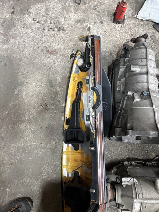 Mercedes w124 Арматурно Табло