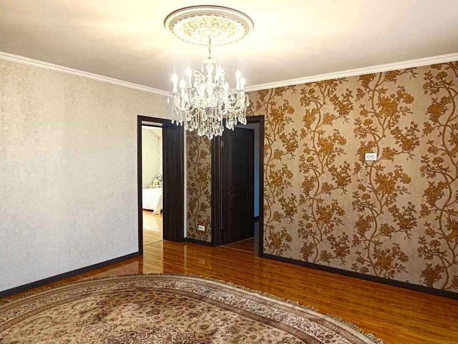 ,,,  Продам 6-ти комнатный ДОМ в ГОРОДЕ