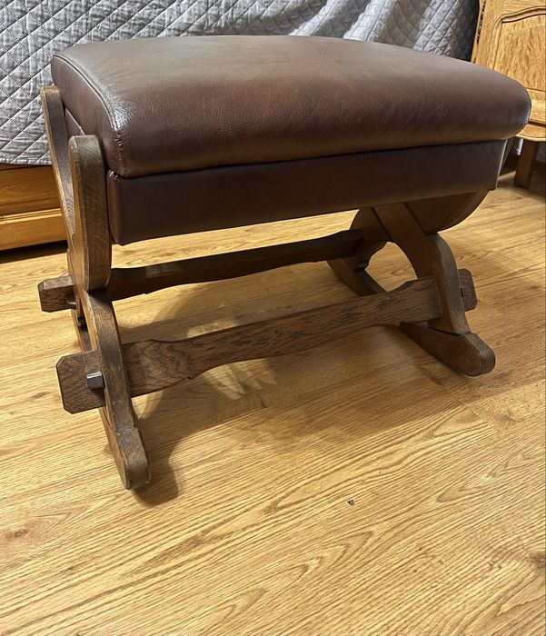 Античен люлеещ се стол