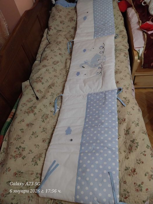 Продавам обиколник за бебешко легло