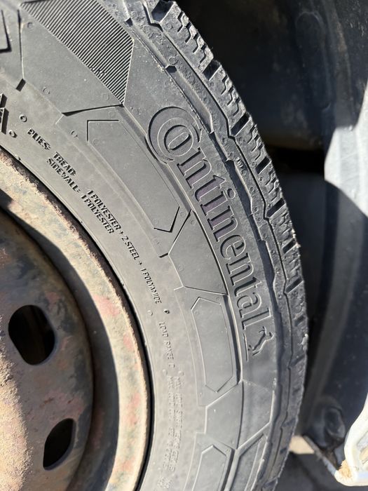 Продавам гуми с джанти 215/65/16 за БУС