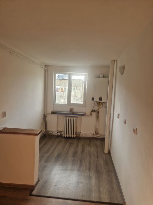 Închiriez apartament 2 camere decomandat – Zona Precista