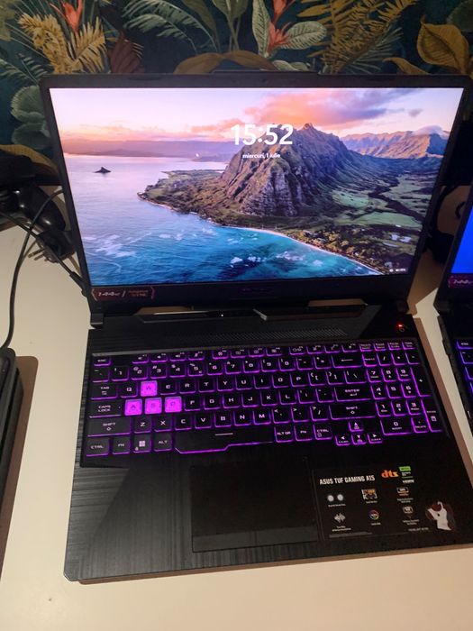 2 laptopuri gaming nvidia