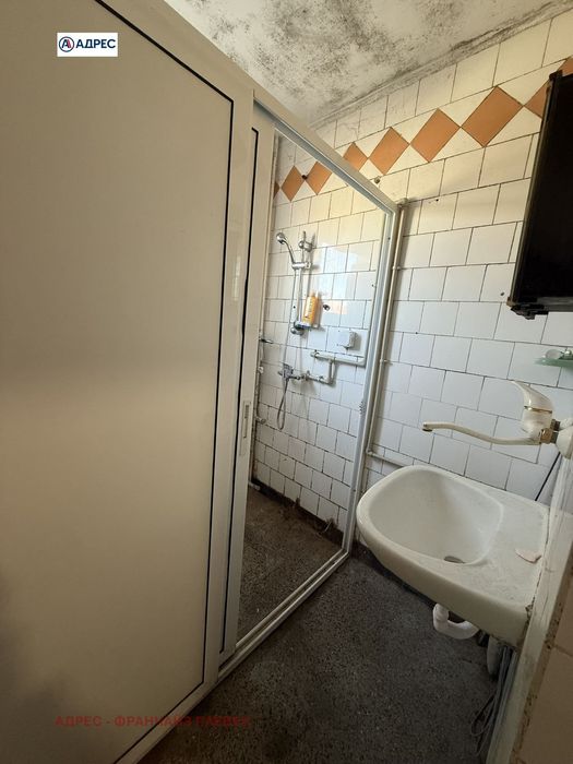 Продава се Тристаен апартамент в Плевен, Идеален център - 96 кв.м за 957 €/кв.м - Снимка #7