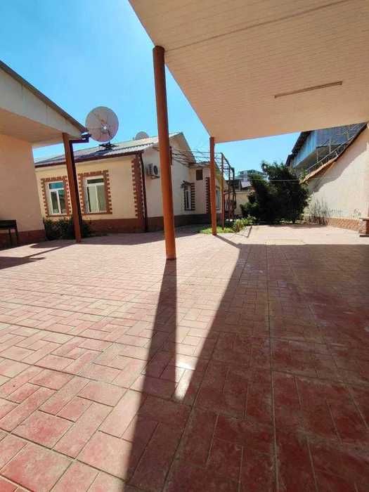 Дом 3 комнаты 90м2  с вьездом 4.35 соток земли и крытый гараж