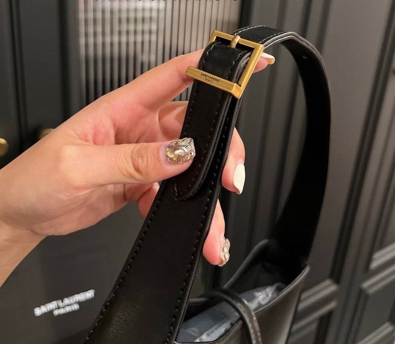 Saint Laurent Le 5 À 7 hobo bag
