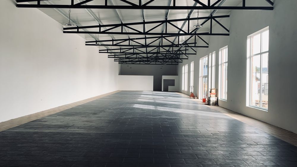 DE ÎNCHIRIAT spatiu comercial Alesd zona centrala