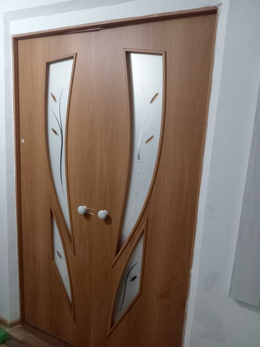 Продам двери межкомнатные