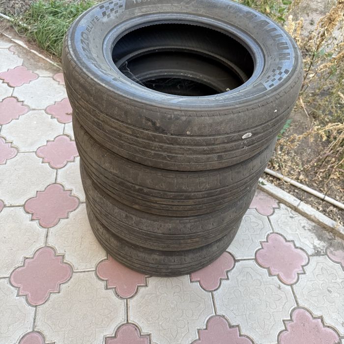 Шины автомобильный.