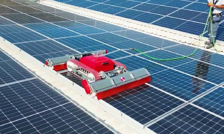 Машина мойки солнечных панелей