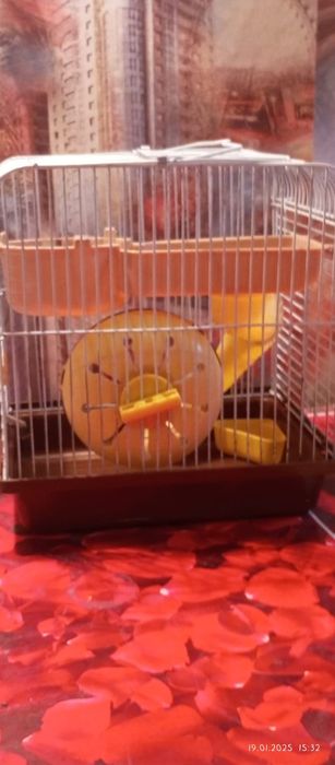 Продам клетку  для хомяков