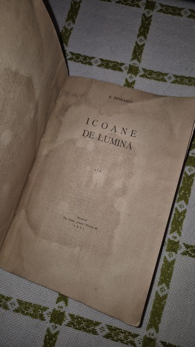 Carte veche Icoane de lumina carte veche românească