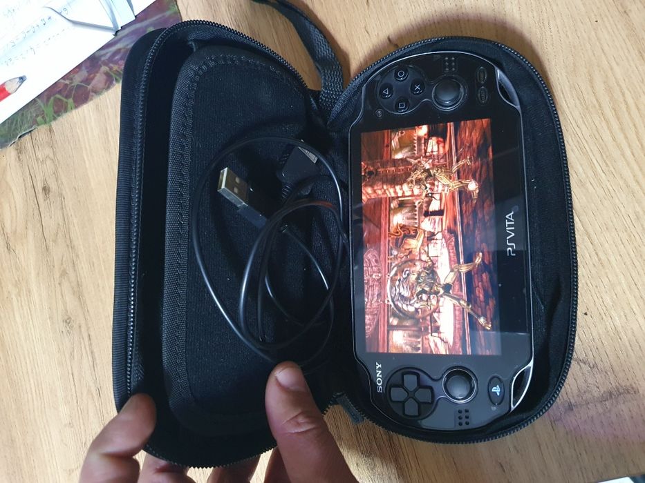 PlayStation Vita OLED display  сотилади