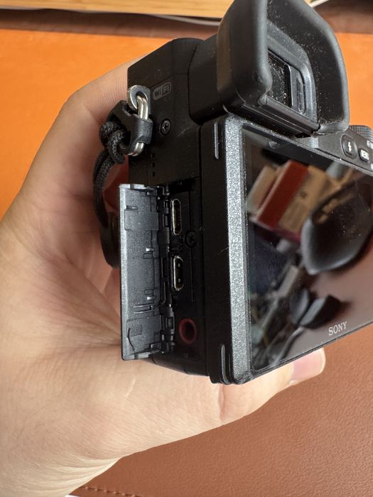 Sony A6400 + два обектива