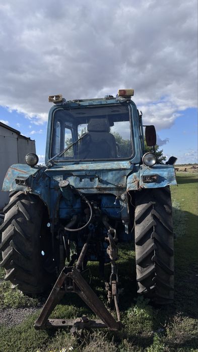 продам хороший  трактор.