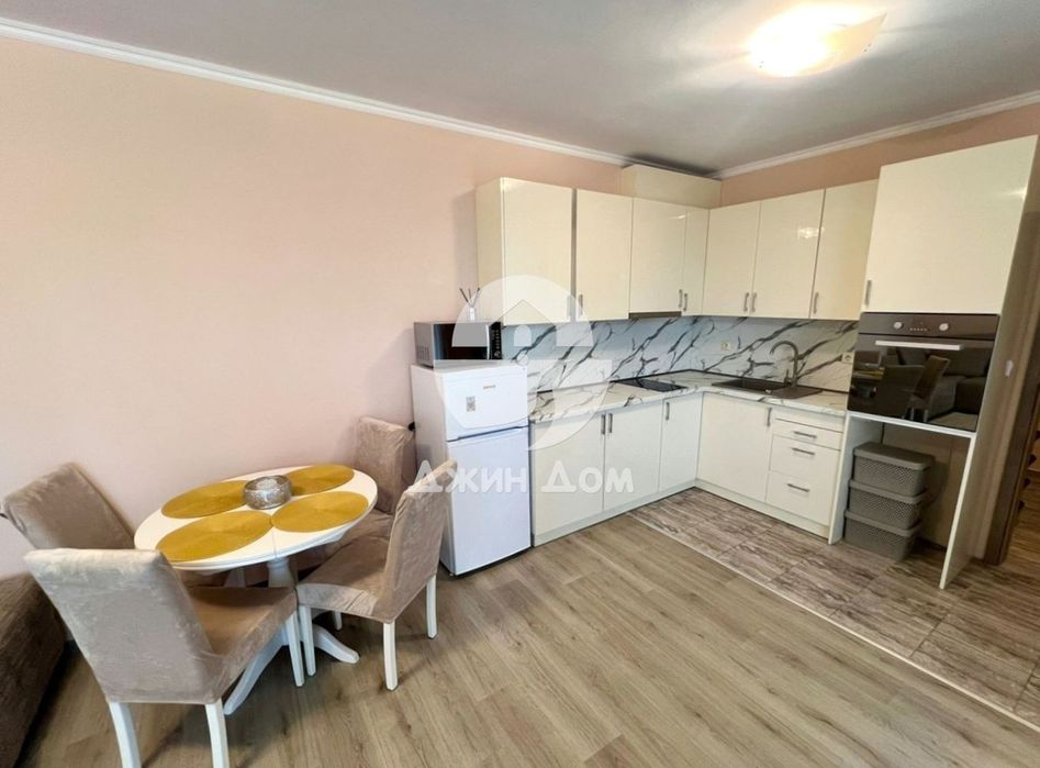 Продава се Двустаен апартамент в к.к. Слънчев бряг - 74 кв.м за 1528 €/кв.м - Снимка #2