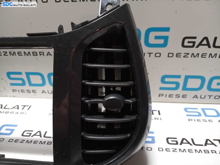 Gura Grila Grile Aer Aerisire Ventilatie Centrala Bord Nissan Juke 1.5 DCI 2010 - 2014 Cod X12C-CPM-CTR-LH 68751-1KEOA 68750-1KEOA [M4290]
