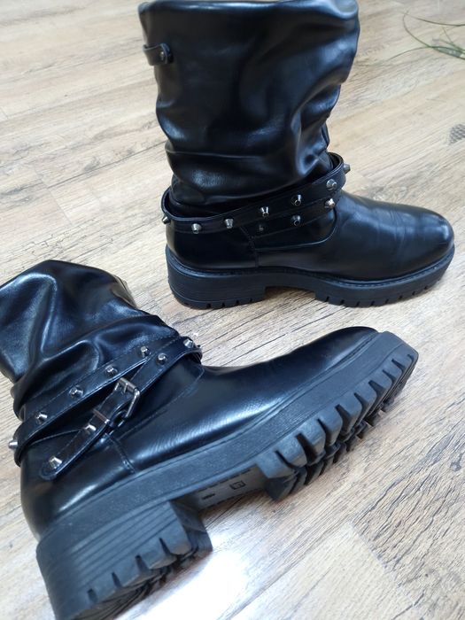 Естествена кожа Bata