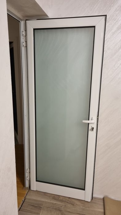 Usa de aluminiu cu geam termopan 4 buc