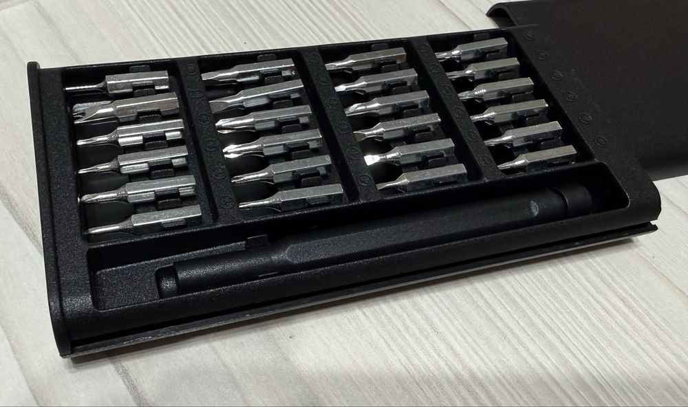 Продам набор насадок для отвертки