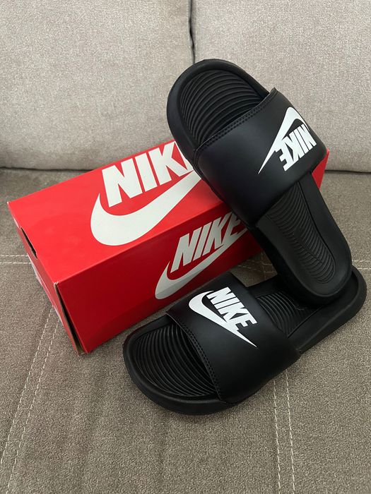 Продавам чехли Nike