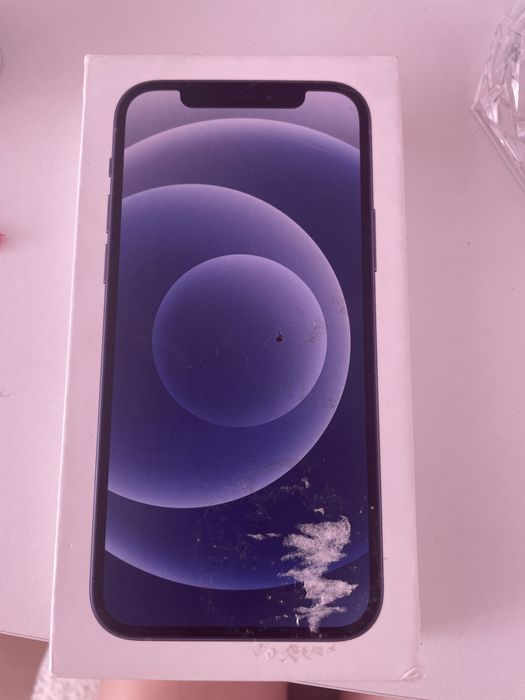 Айфон 12 с коробкой и 7 чехлами без зарядки меняли франтальную камеру