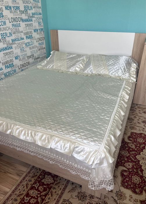 Продам спальный гарнитур