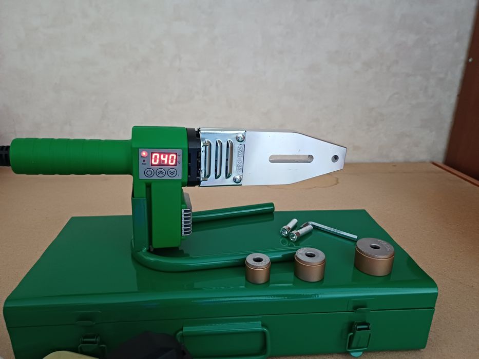 Аппарат для сварки пластиковых труб,утюг