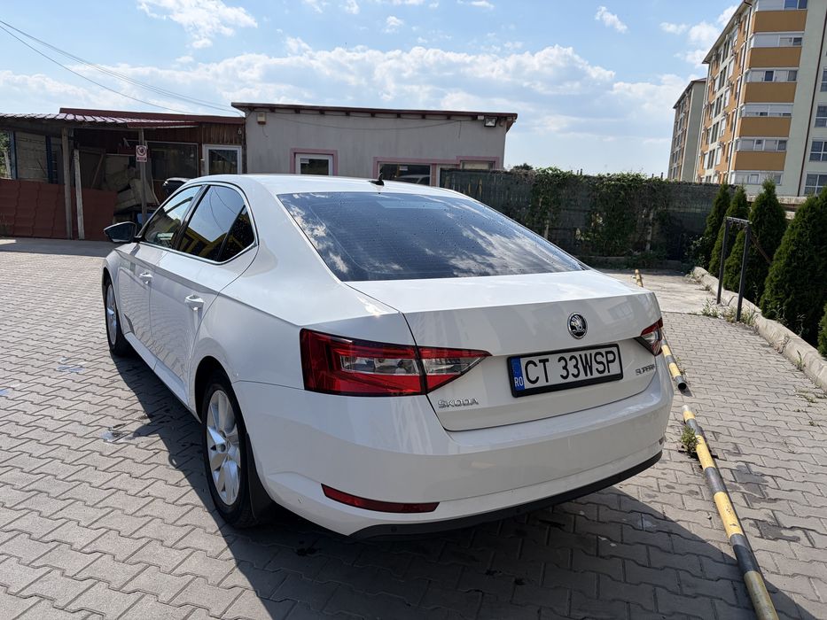 SKODA Superb 2019 — imagine 4