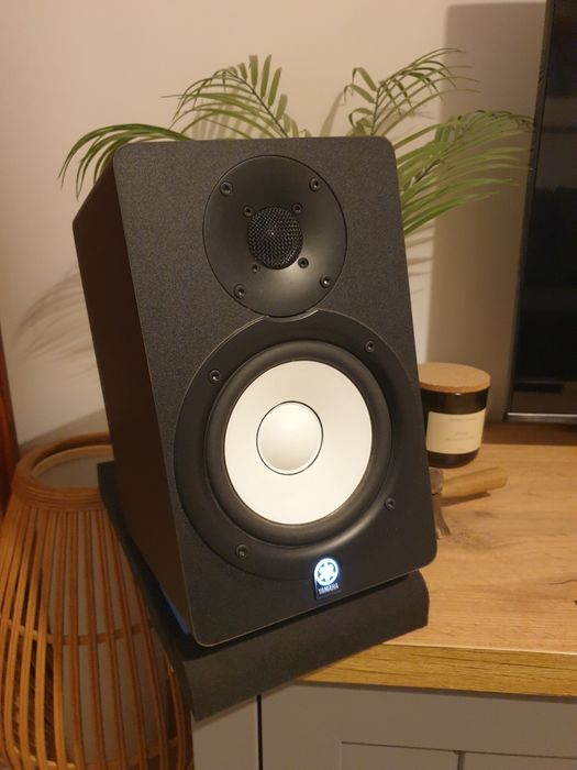 Yamaha HS50M studio monitors