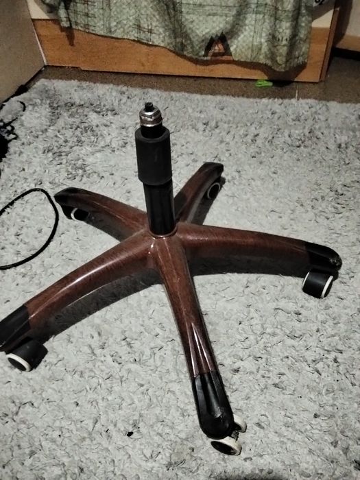 Крестовина от стула.