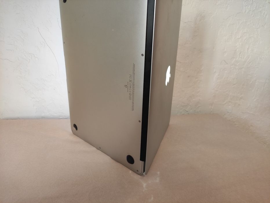Macbook Air 13 128gb 6 yoki 4 GB operativkasi