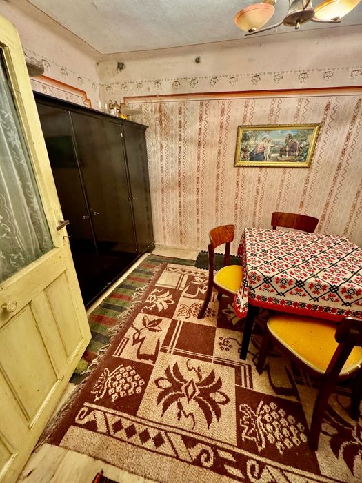 Vând casă la țară